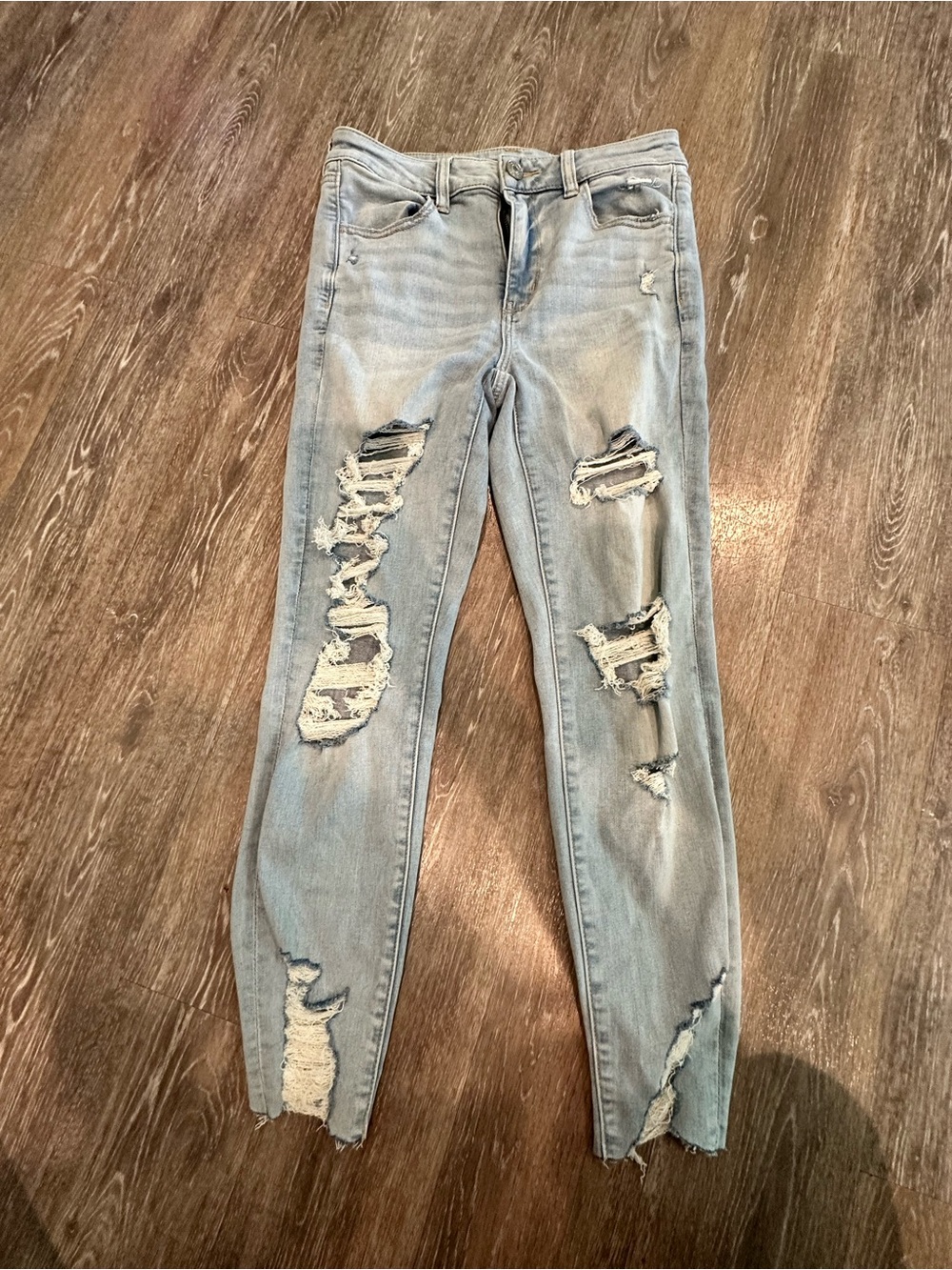 American Eagle Hi-Rise Jegging Crop Size 8 Light Wash Distressed Women’s Jeans
